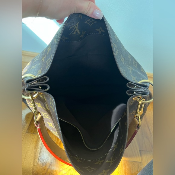 Louis Vuitton Monogram Canvas Metis Bag - Picture 11 of 11